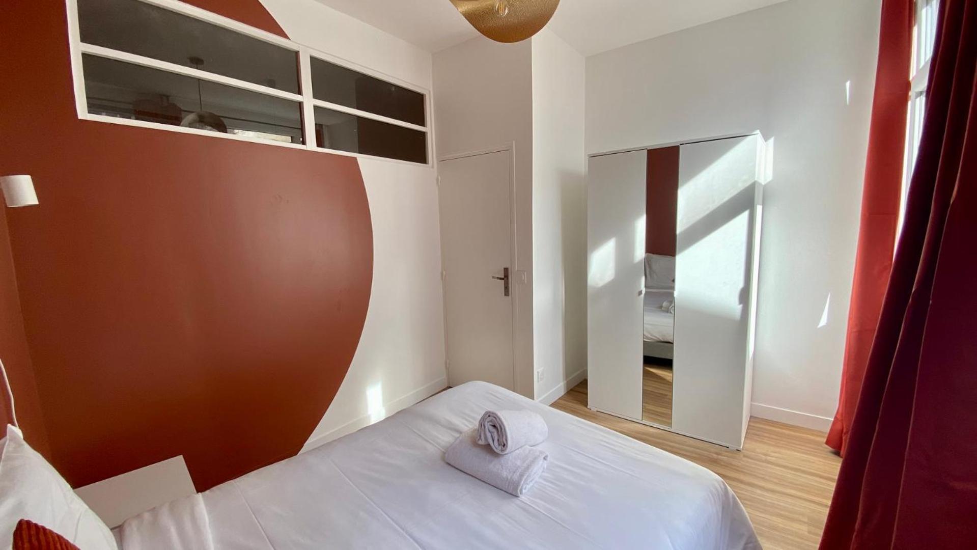 Pois3Ouest - Vast Apartment At Poissonniere 8P パリ エクステリア 写真